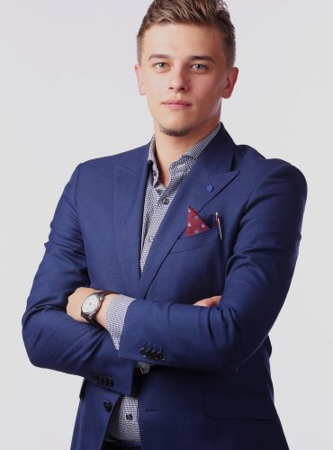 man, business, entrepreneur-4398724.jpg